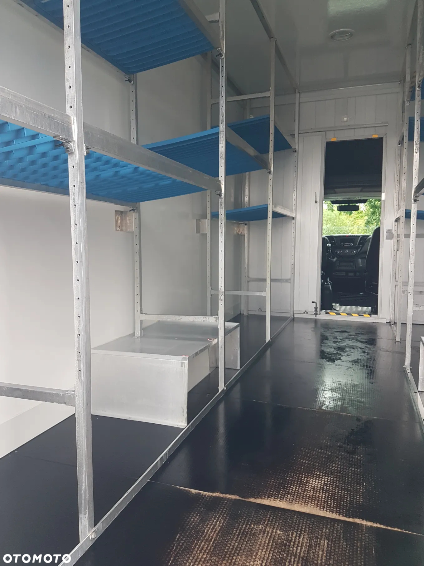 Iveco DAILY KONTENER NISKOPODŁOGOWY 4,43x2,23x2,42 SKLEP FOODTRUCK BAR KLIMA KONIOWÓZ KAMPER - 24