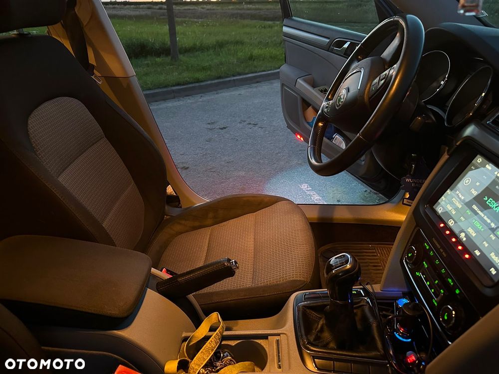 Skoda Superb 2.0 TDI Ambition - 16