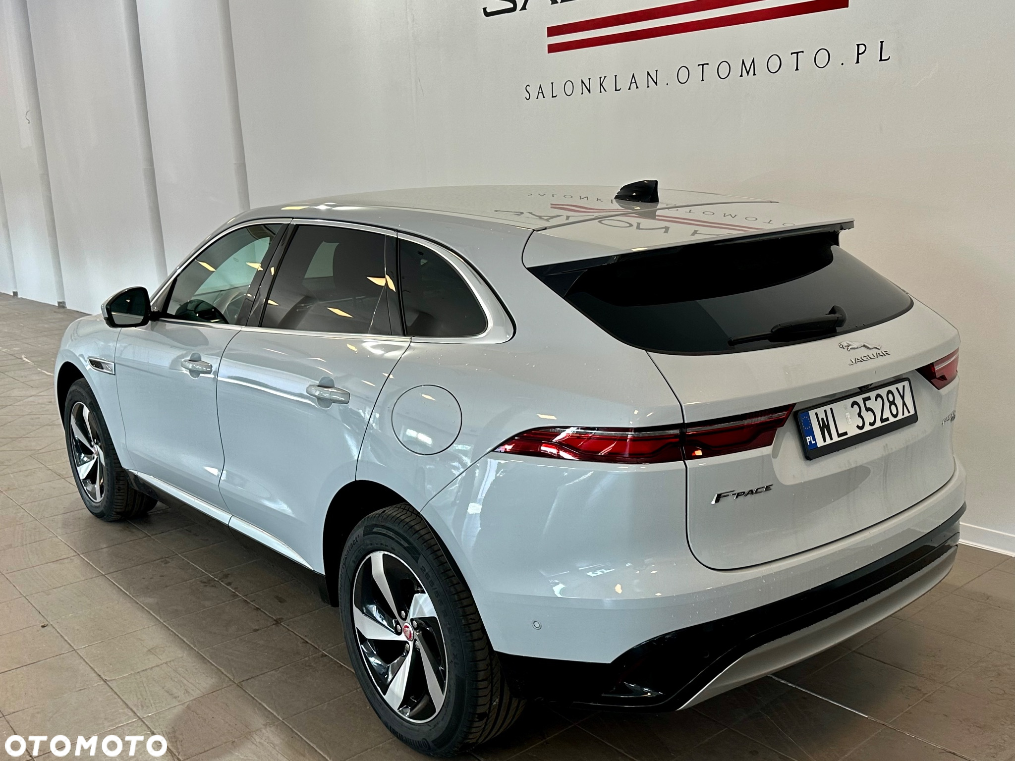 Jaguar F-Pace 2.0 P400e PHEV AWD SE - 18