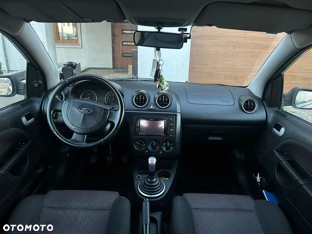 Ford Fiesta 1.4 - 7