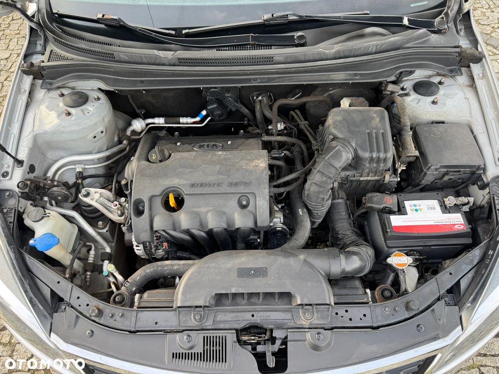 Kia Ceed 1.6 CVVT SW Dream-Team Edition - 37