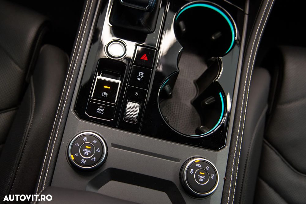 Volkswagen Touareg V6 TDI 4MOTION Elegance - 29