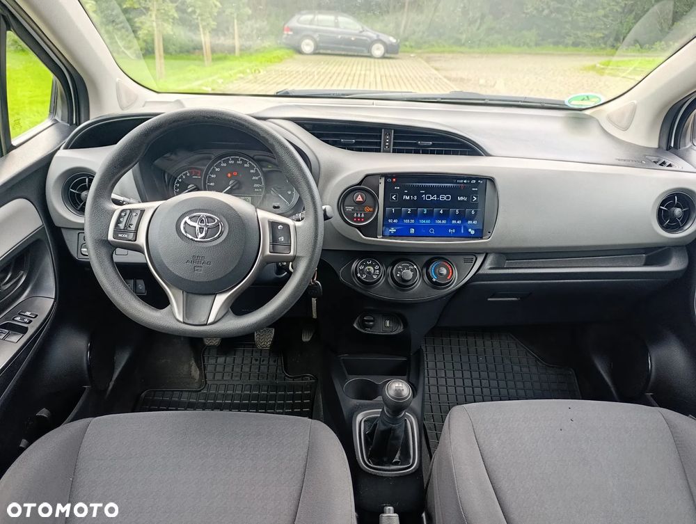 Toyota Yaris 1.0 Premium - 20