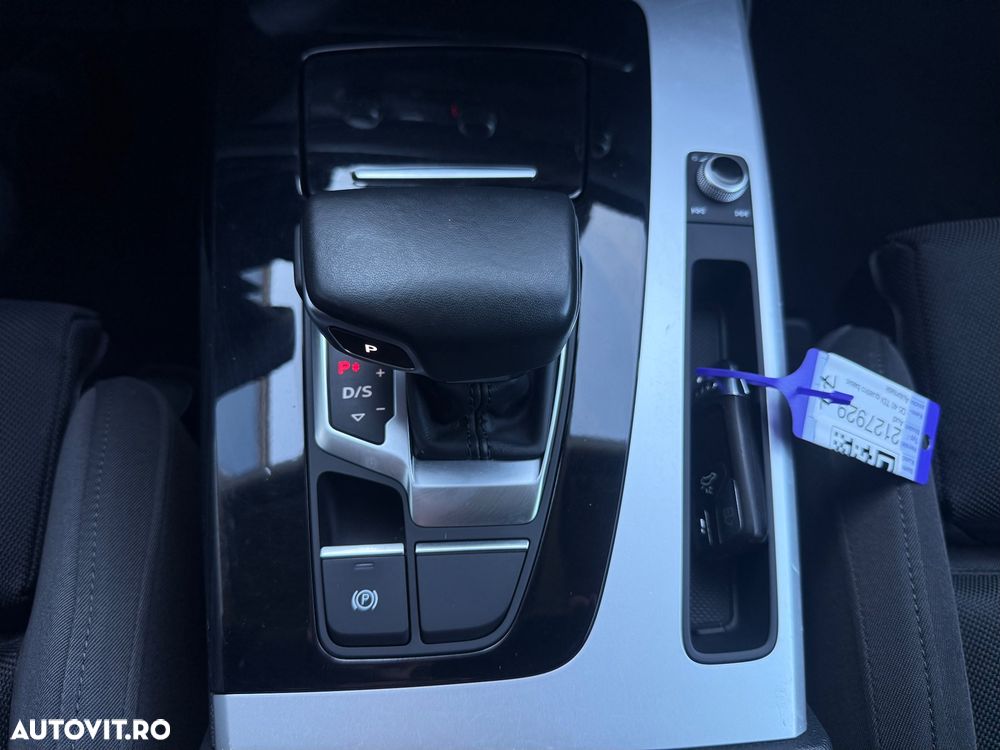 Audi Q5 40 TDI quattro S tronic design - 28