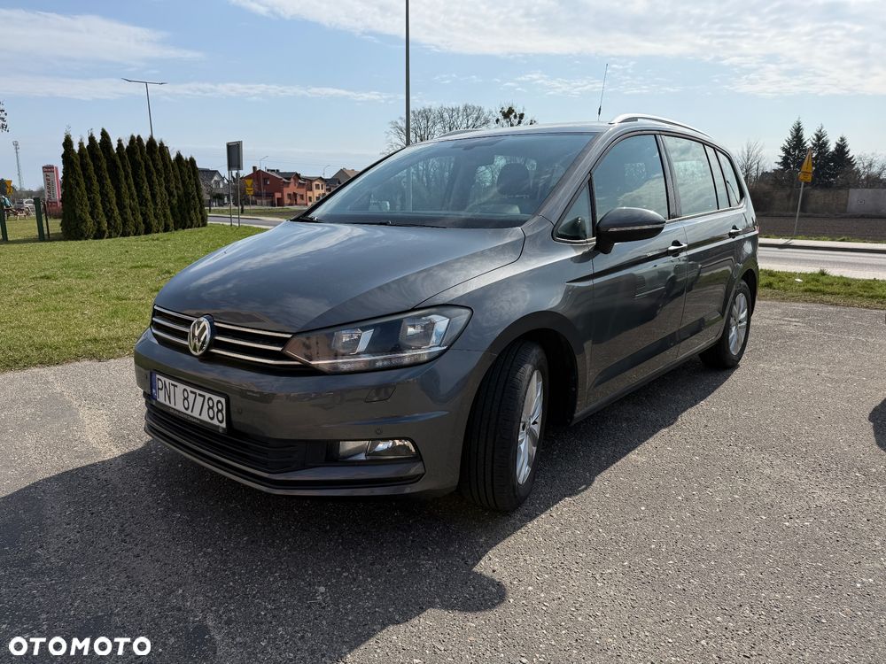 Volkswagen Touran - 1
