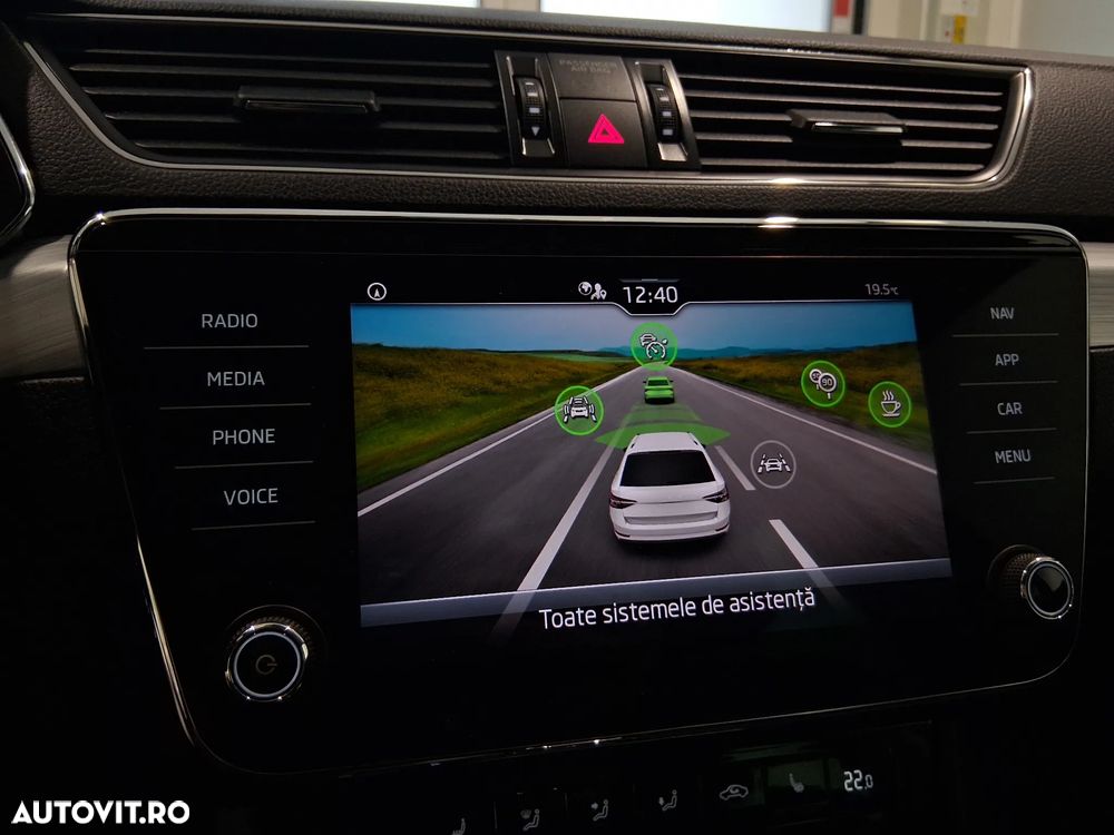 Skoda Superb 2.0 TDI DSG Ambition - 30