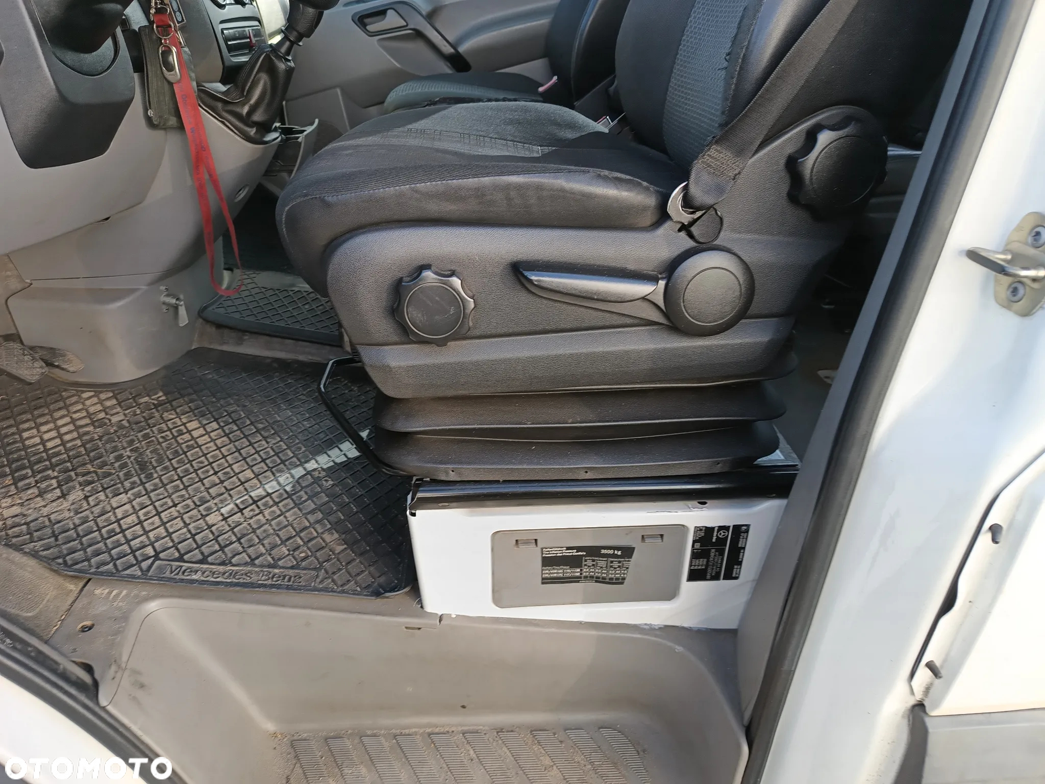 Mercedes-Benz Sprinter - 9