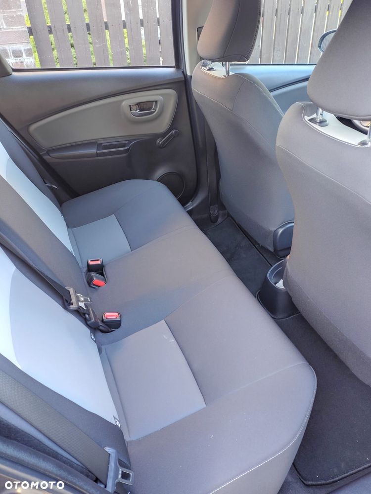 Toyota Yaris 1.5 Premium - 4