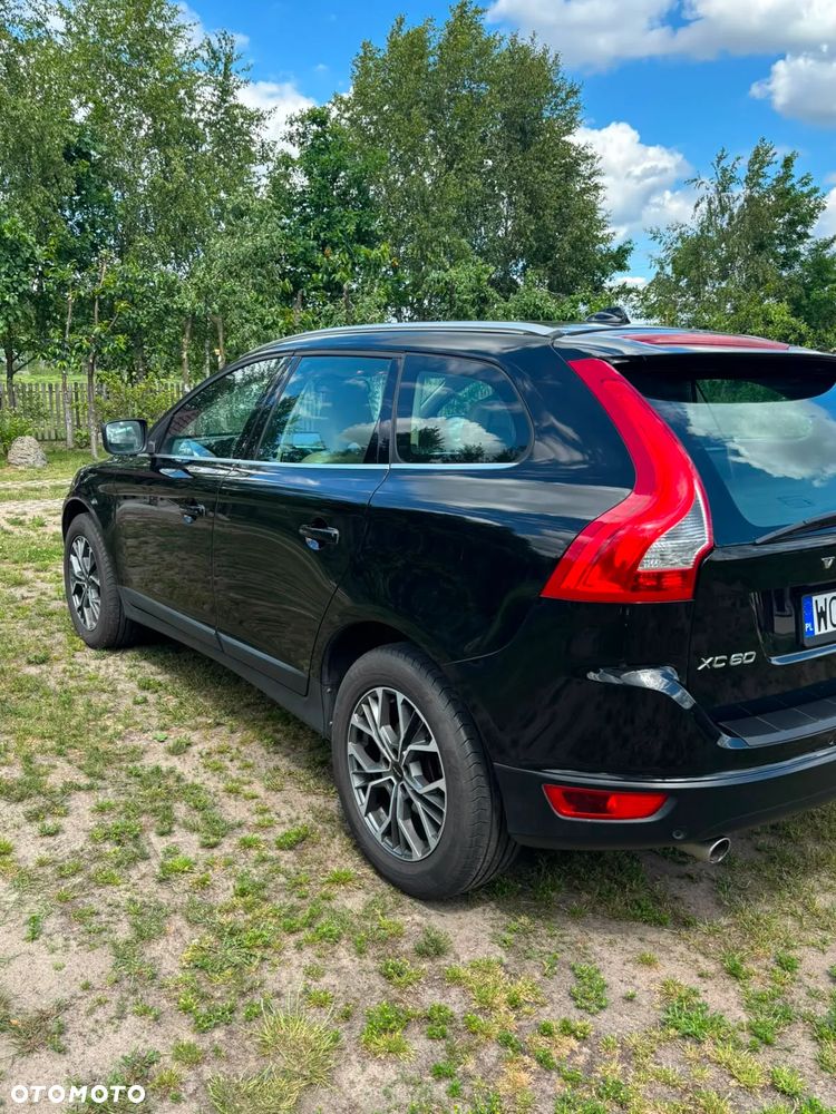 Volvo XC 60 D5 AWD Momentum - 3