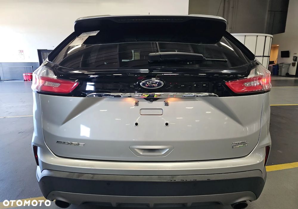 Ford Edge - 4