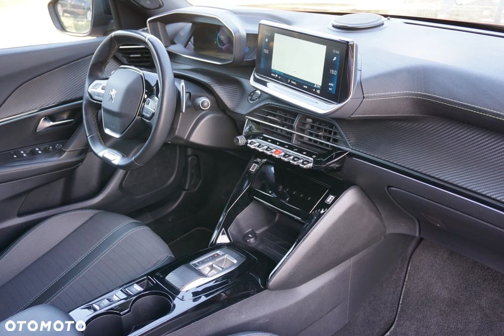 Peugeot 2008 PureTech 130 EAT8 GT - 18
