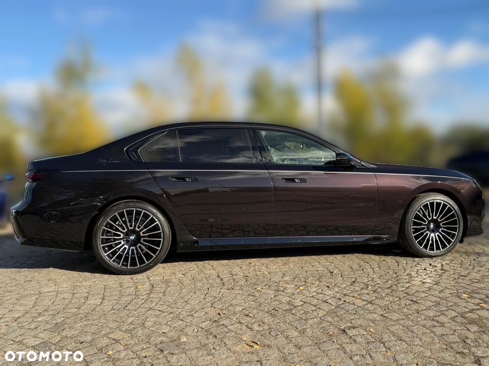 BMW Seria 7 740d xDrive mHEV Nero Lusso Edition sport - 11