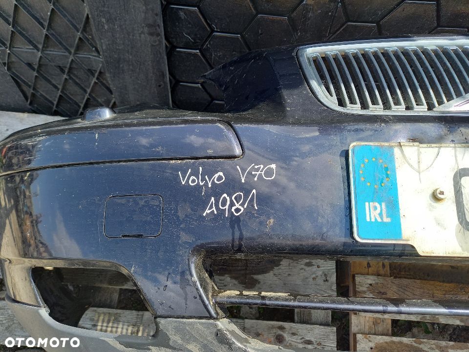 Zderzak przód przedni Volvo v70  05r. kod A981 - 8