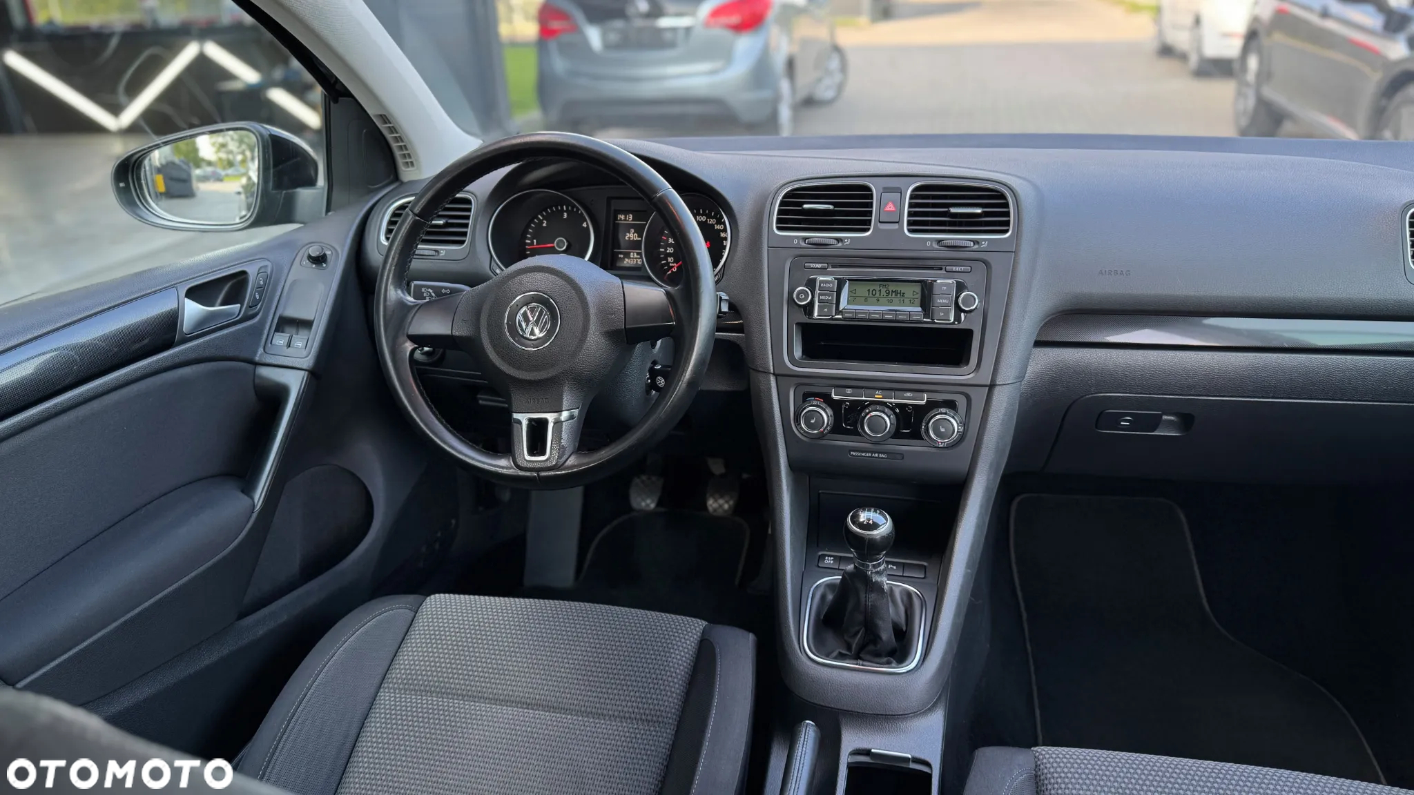 Volkswagen Golf VI 2.0 TDI Comfortline - 12