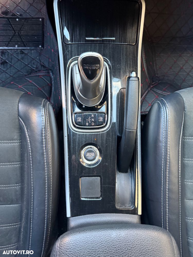 Mitsubishi Outlander 2.0 4WD Plus - 8