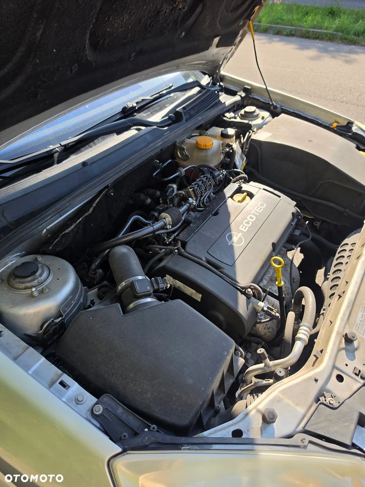 Opel Vectra 1.8 - 15