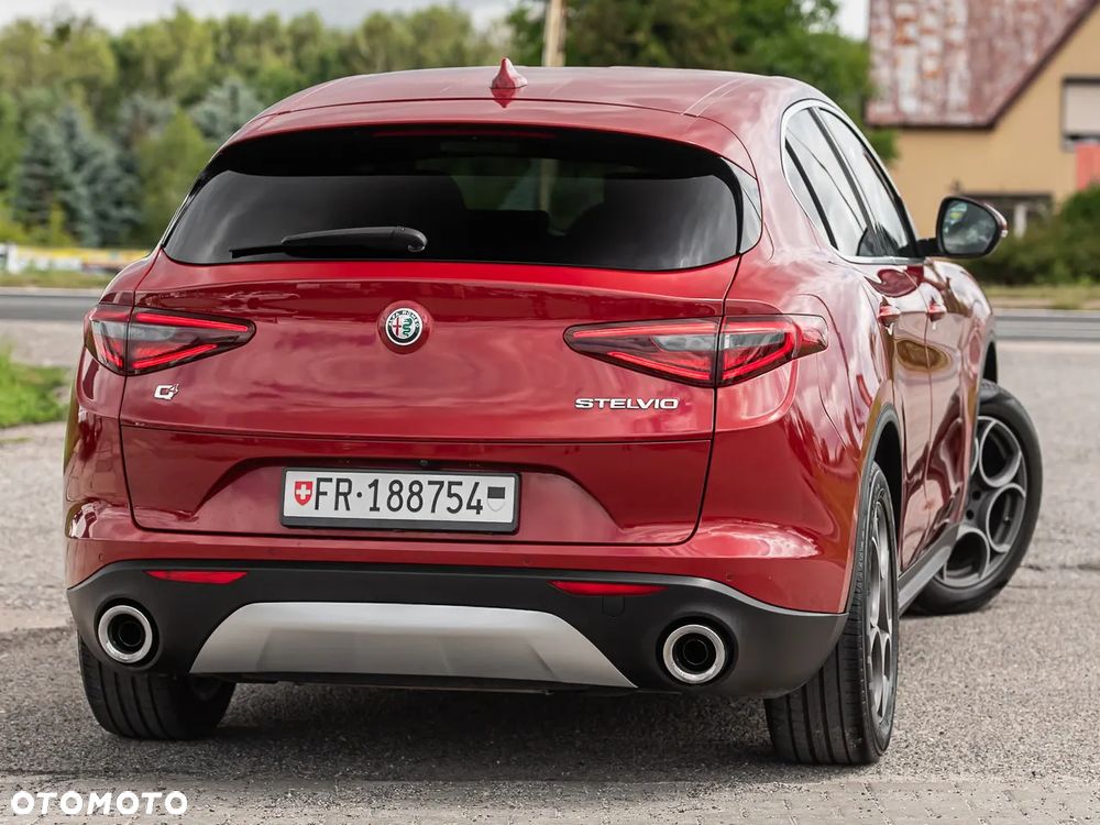 Alfa Romeo Stelvio - 12