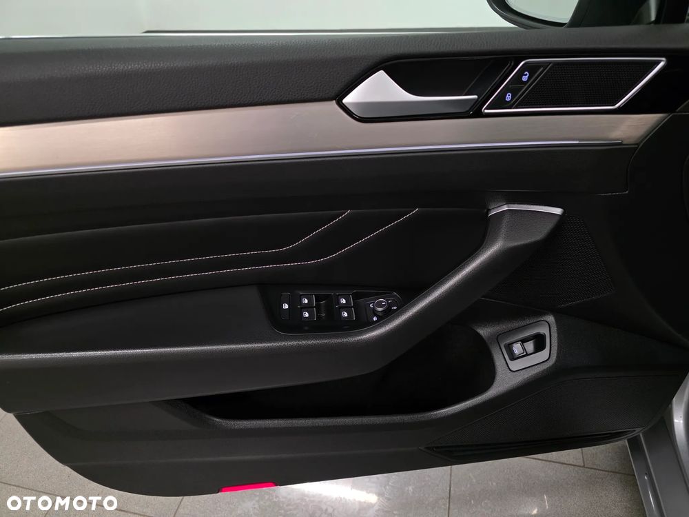 Volkswagen Passat - 23