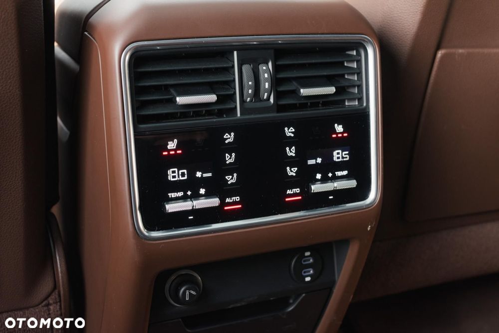 Porsche Cayenne Turbo - 38