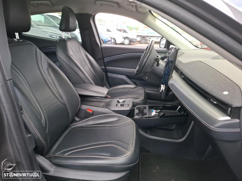 Ford Mustang Mach-E Premium - 10