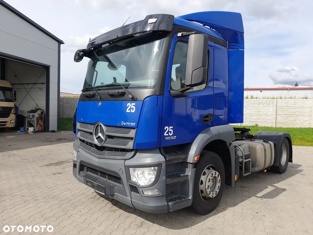 Kabina Mercedes Arocs Actros MP4 ClassicSpace M - 3
