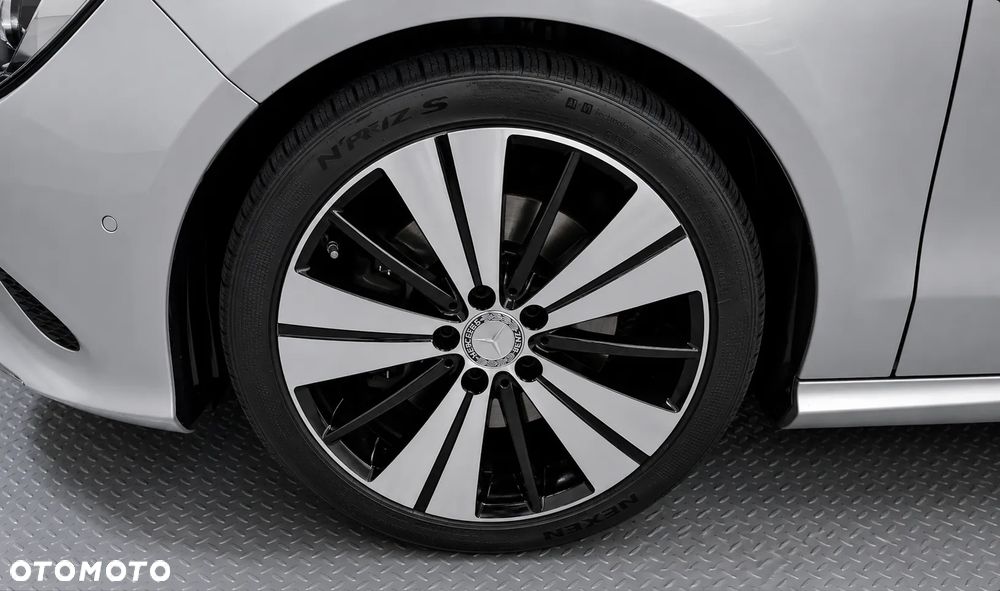 Mercedes-Benz CLA 250 7G-DCT AMG Line - 18