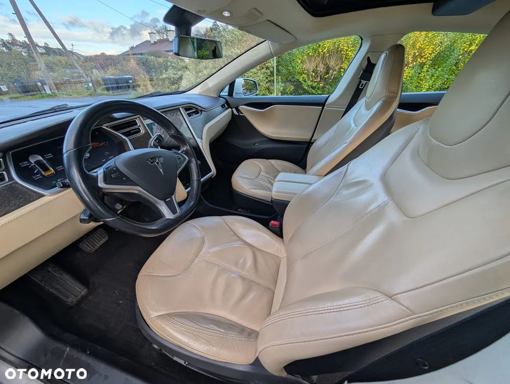 Tesla Model S 85 - 16