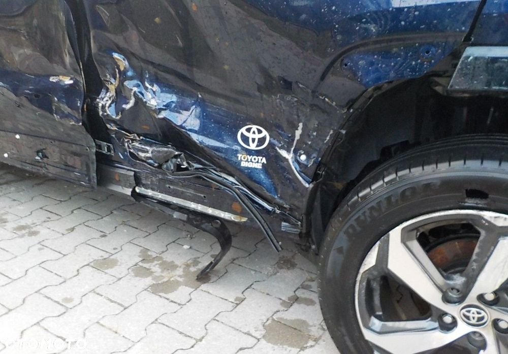 Toyota RAV4 - 9