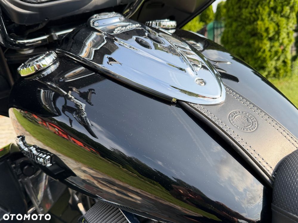 Indian Roadmaster - 32