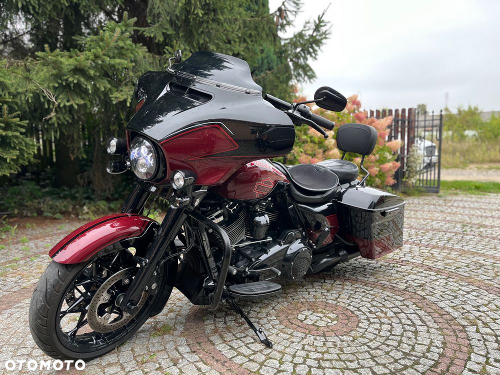 Harley-Davidson Touring Street Glide - 2