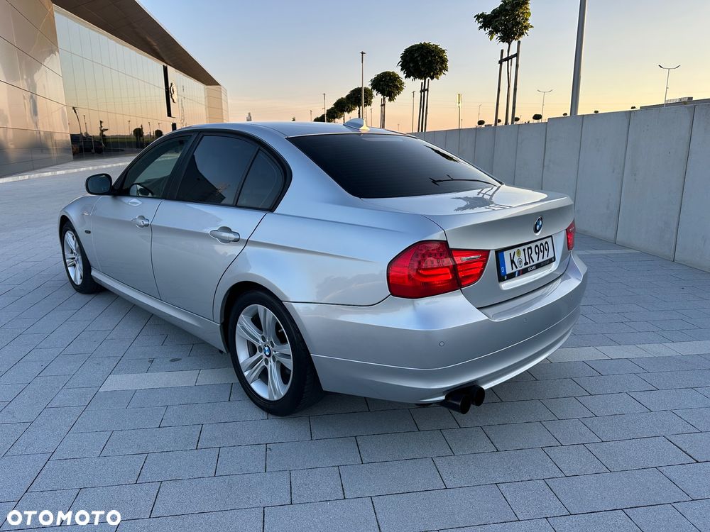 BMW Seria 3 318d - 5