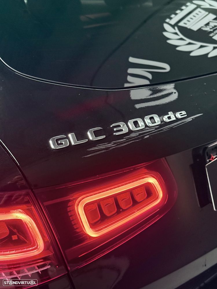 Mercedes-Benz GLC 300 de 4Matic 9G-TRONIC AMG Line - 11