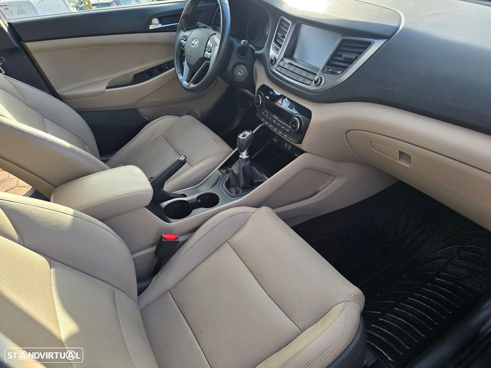 Hyundai Tucson 1.7 CRDi Executive - 22