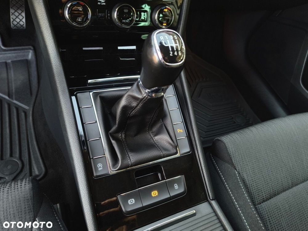 Skoda Superb 2.0 TDI Ambition - 19