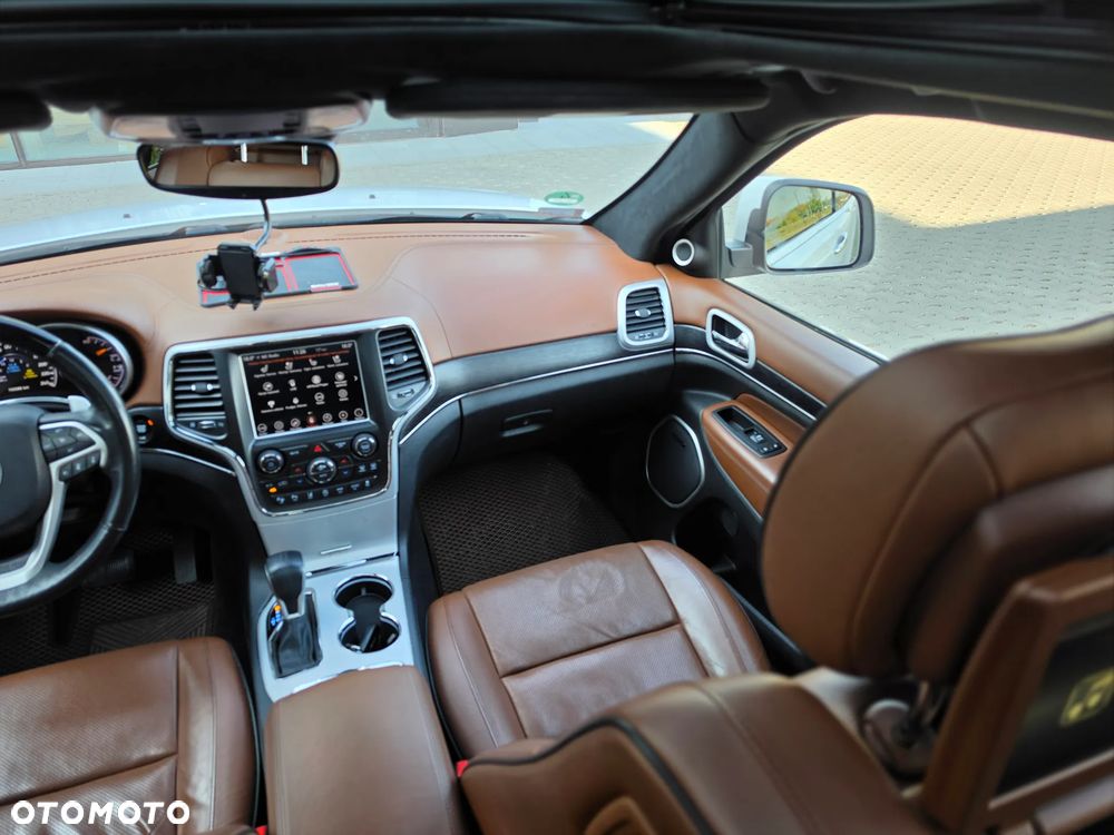 Jeep Grand Cherokee - 19