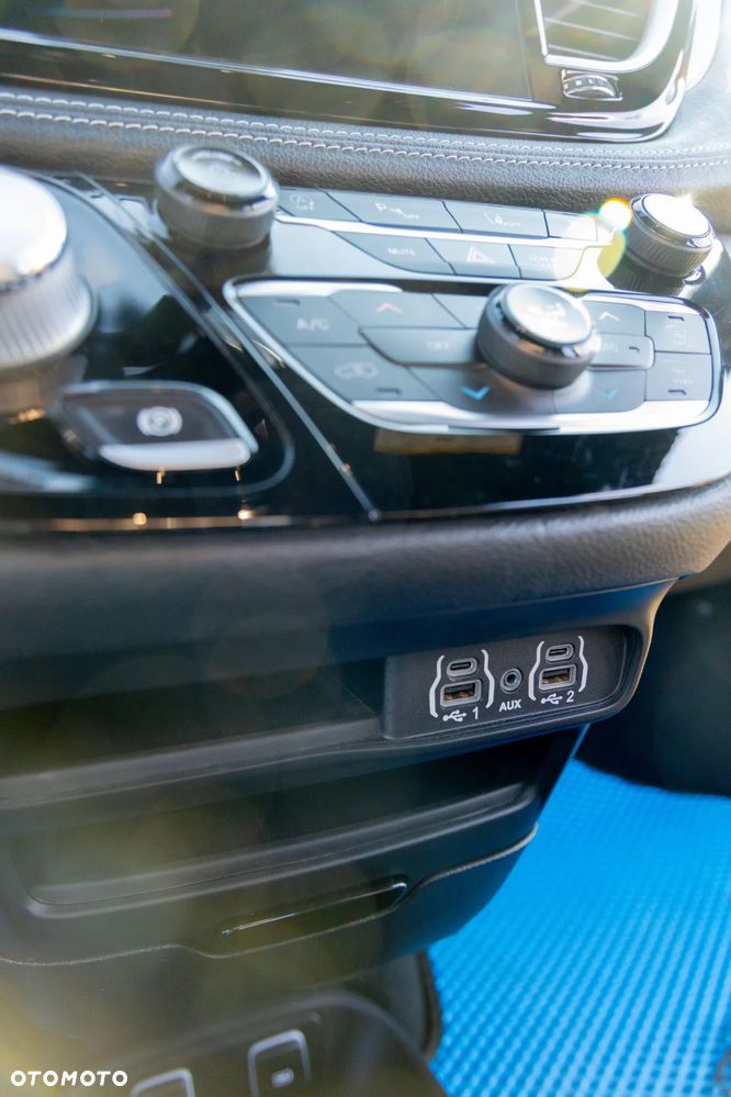 Chrysler Pacifica - 10