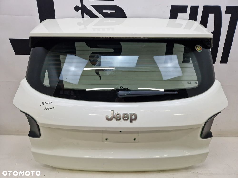 Klapa pokrywa bagażnika Jeep Avenger