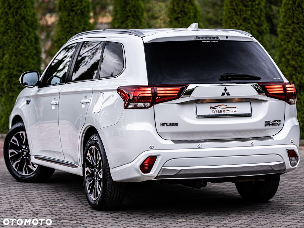 Mitsubishi Outlander 2.0 4WD Plug-In Hybrid Plus - 4