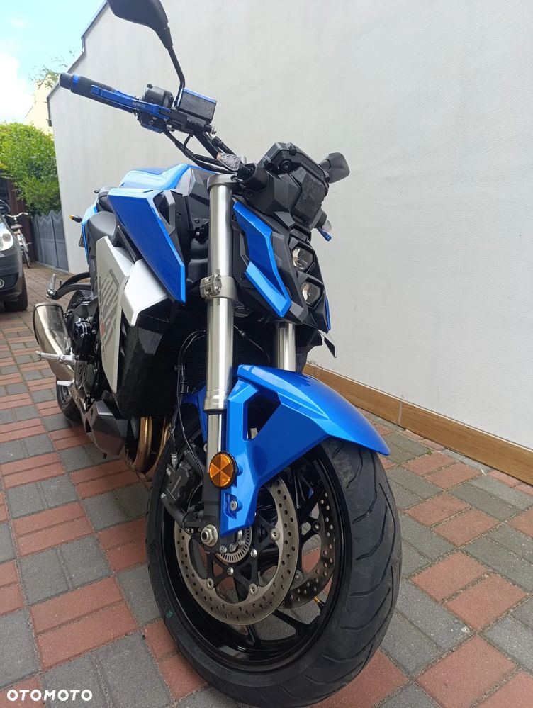 Suzuki GSX - 4