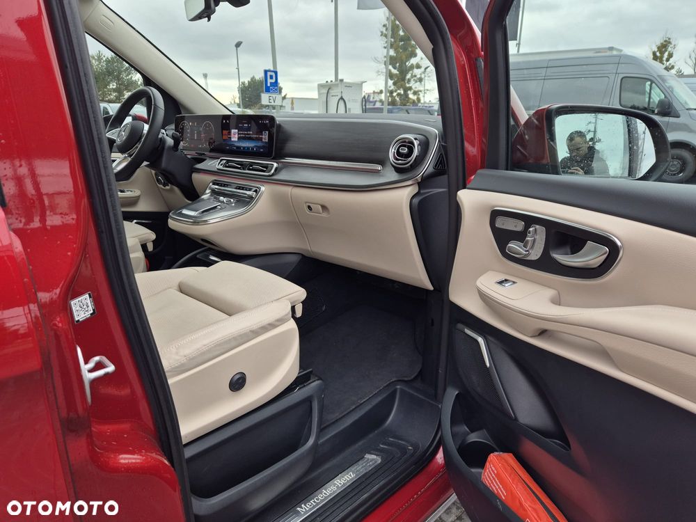 Mercedes-Benz Klasa V - 25