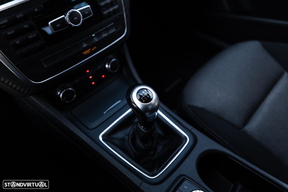 Mercedes-Benz GLA 180 CDI Urban - 17