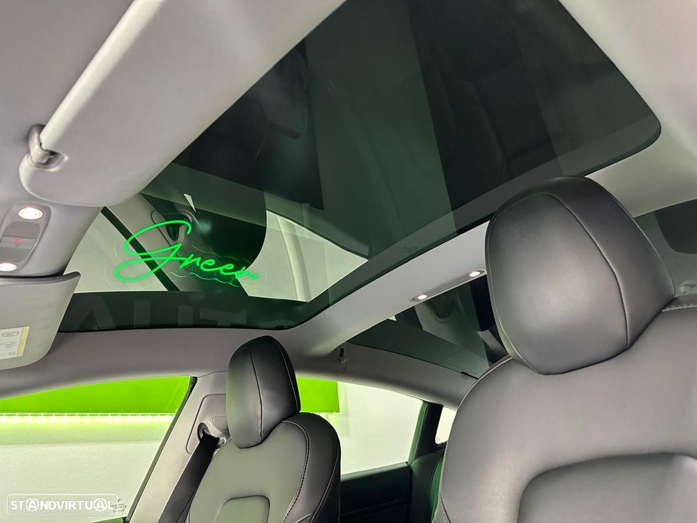 Tesla Model 3 Long-Range Dual Motor AWD - 37