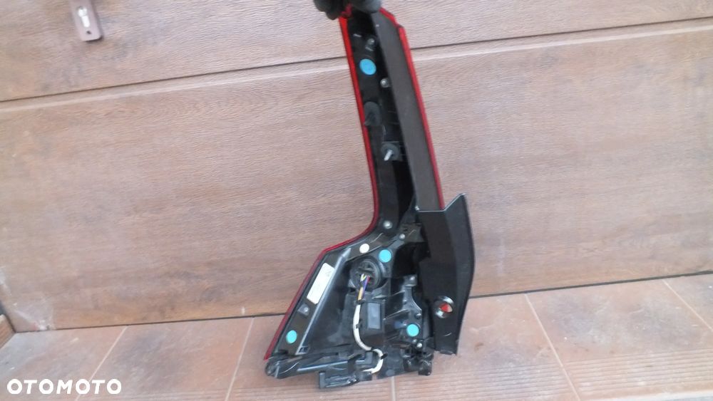 Lampa tylna prawa Volvo V60 II 32228899 - 6