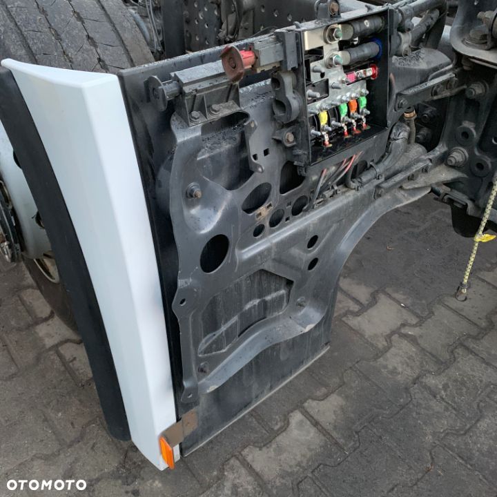 BŁOTNIKI PRZEDNIE MERCEDES ACTROS MP4 KOMPLETNE - 4