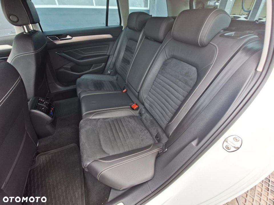 Volkswagen Passat - 14