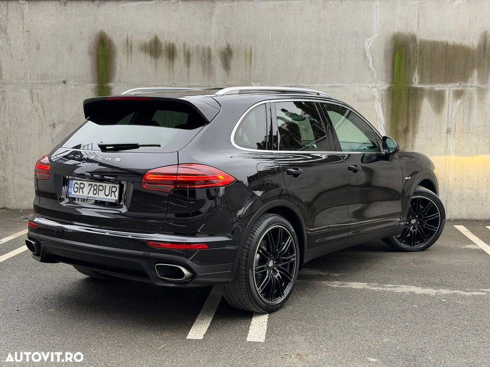 Porsche Cayenne Diesel Platinum Edition - 3