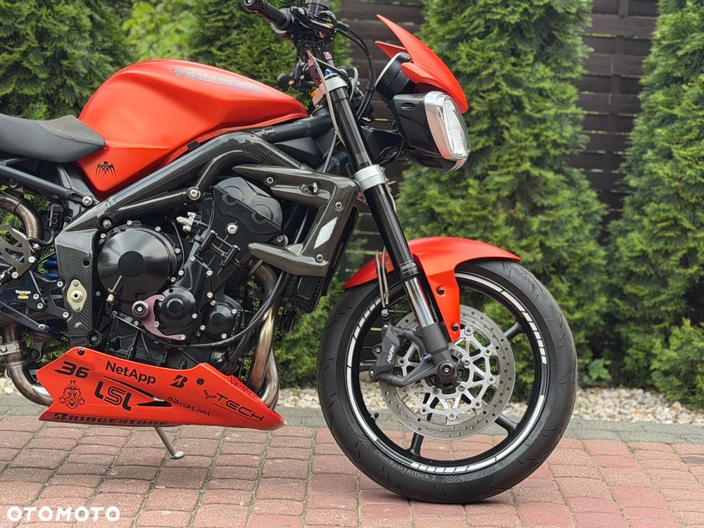 Triumph Street Triple - 10