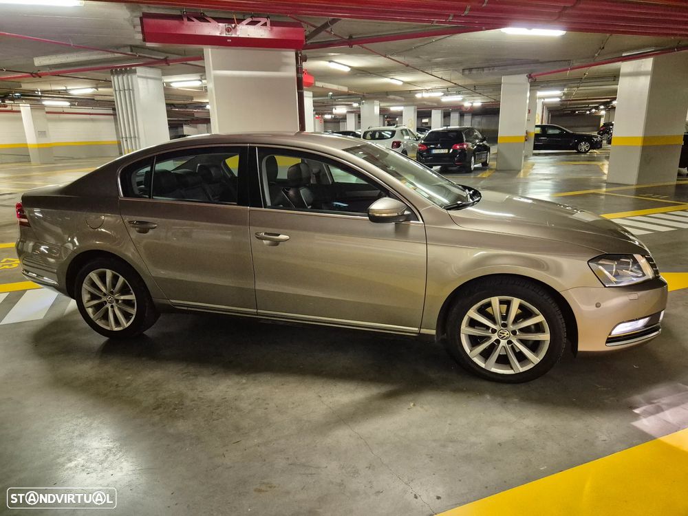 VW Passat 2.0 TDI BlueMotion Highline - 8
