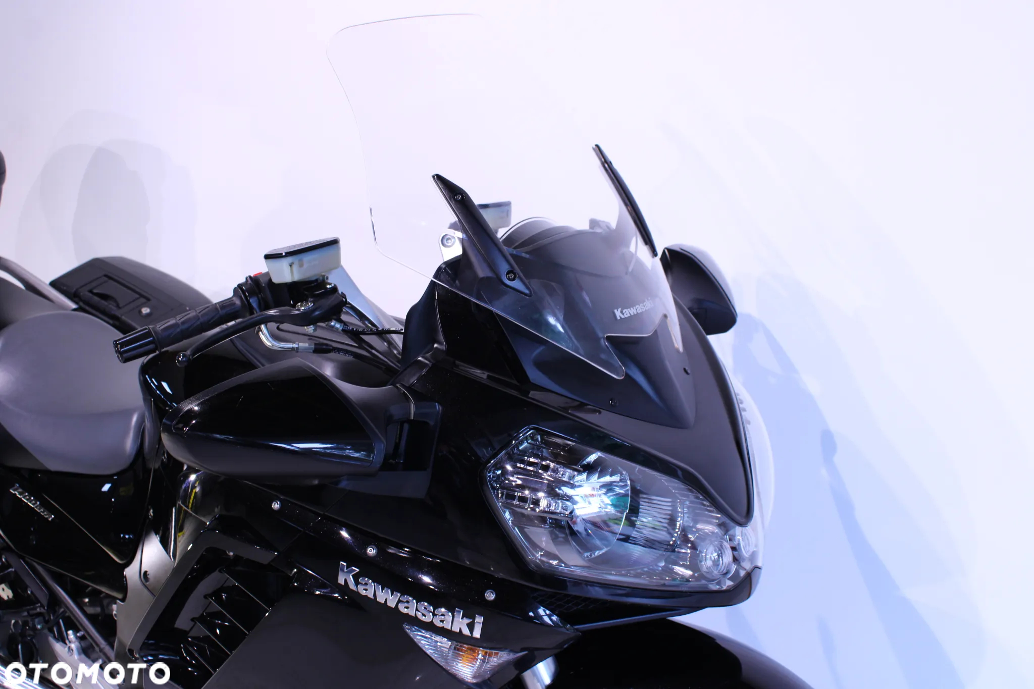 Kawasaki GTR - 13