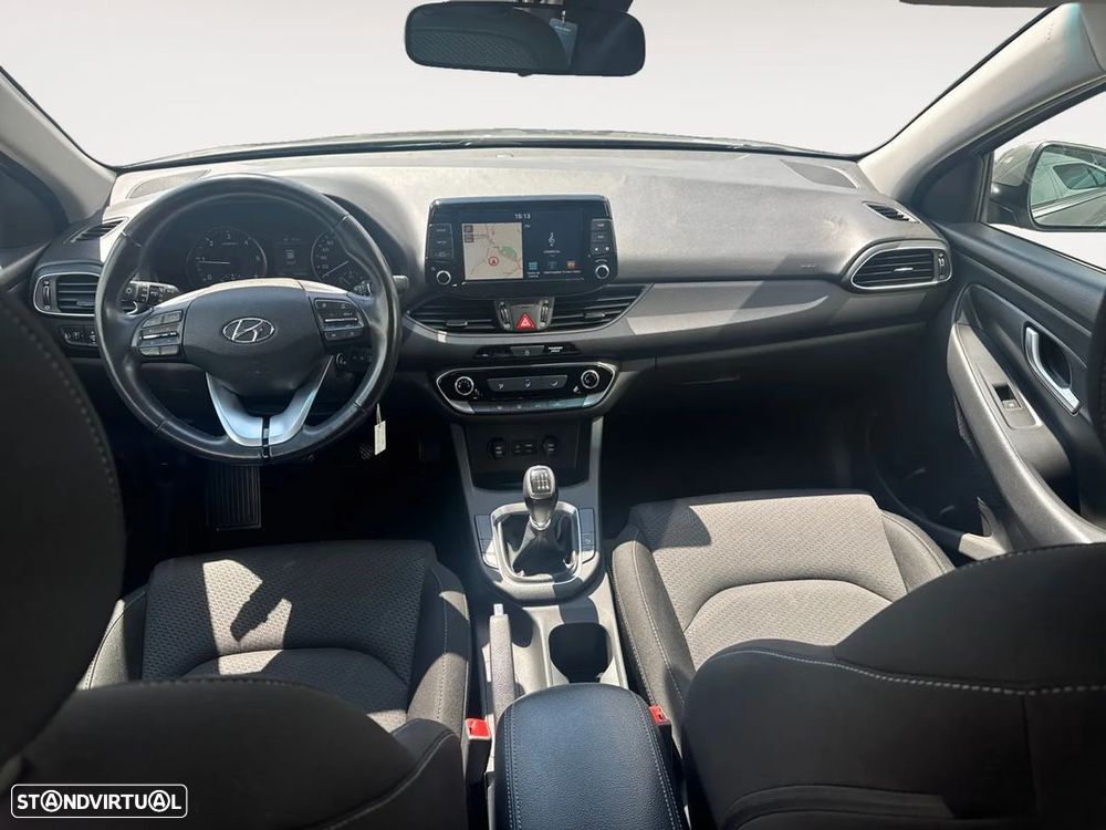 Hyundai i30 SW 1.6 CRDi Style+Navi - 11